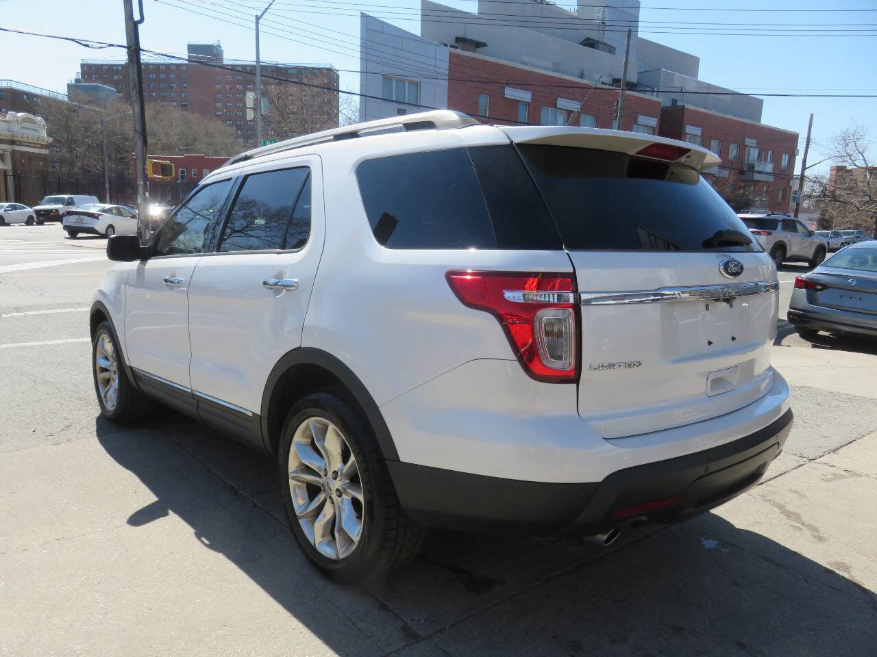 Used 2015 Ford Explorer Limited w/ Equipment Group 302A image 5