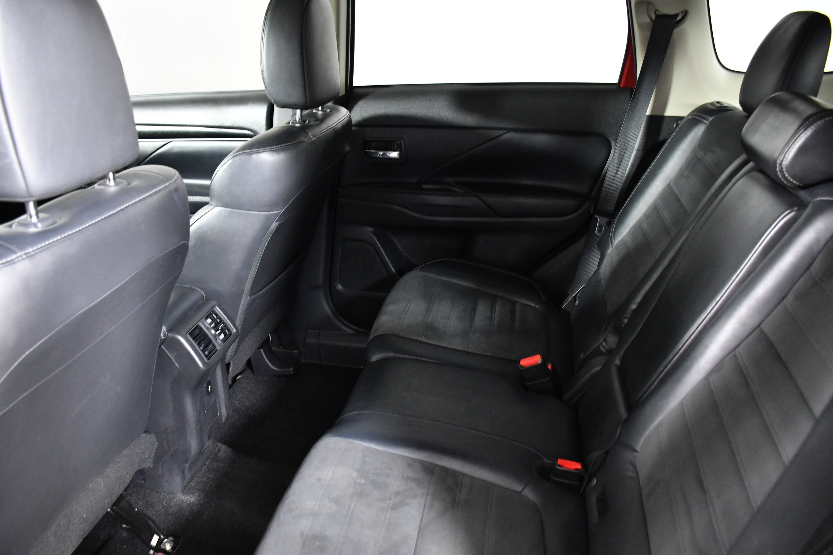 Used 2019 Mitsubishi Outlander LE image 22