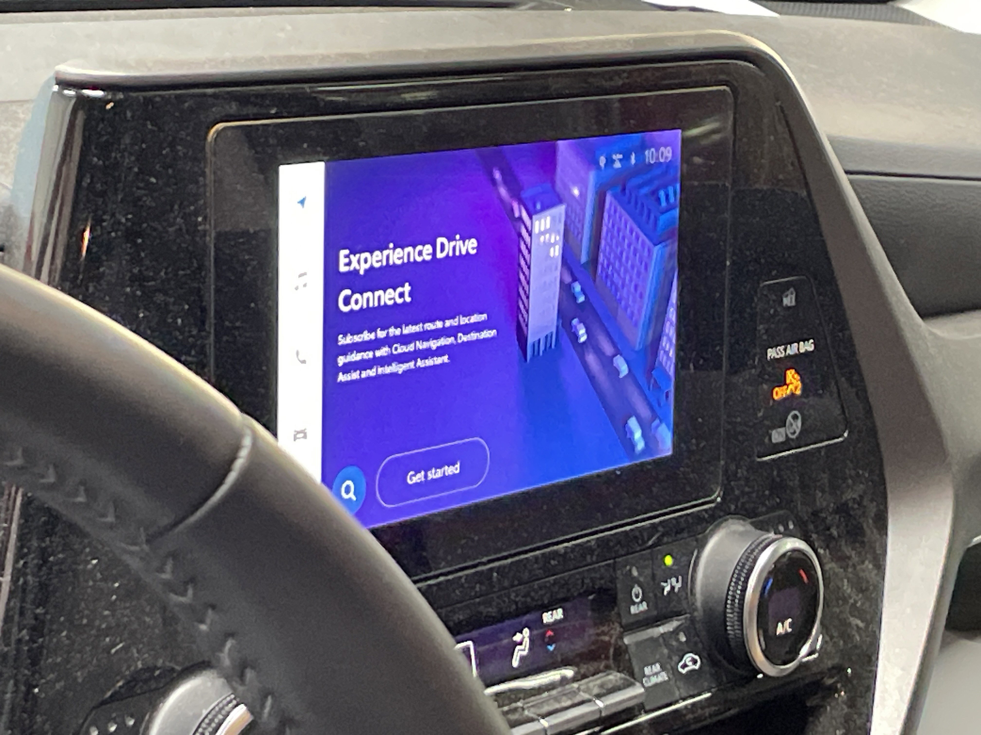 Used 2024 Toyota Highlander XLE FWD image 10