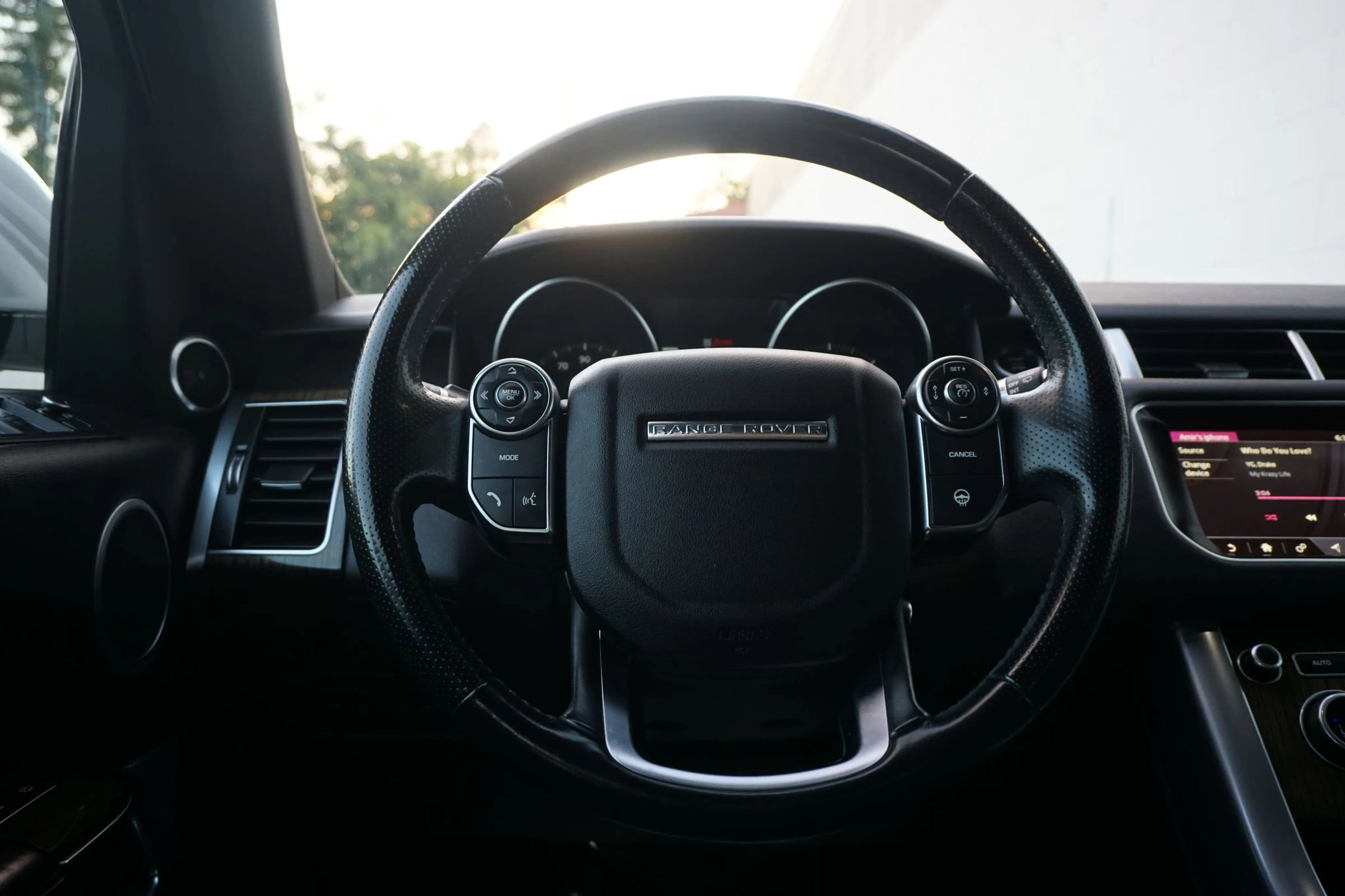 Used 2017 Land Rover Range Rover Sport HSE image 13