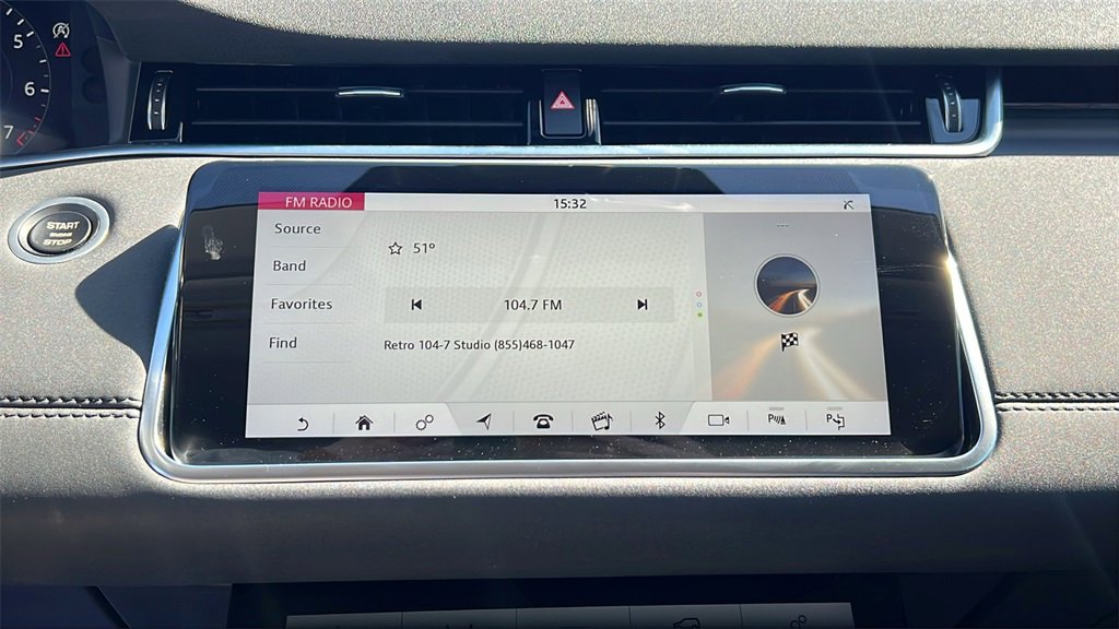 Used 2020 Land Rover Range Rover Evoque SE image 25