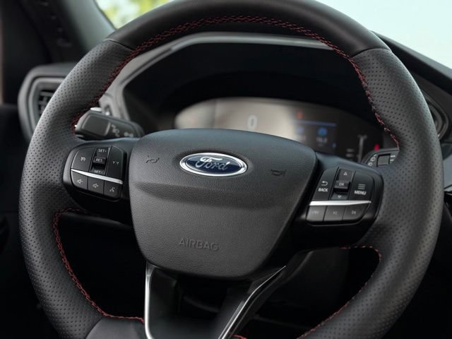 Used 2023 Ford Escape ST-Line AWD/4WD image 7