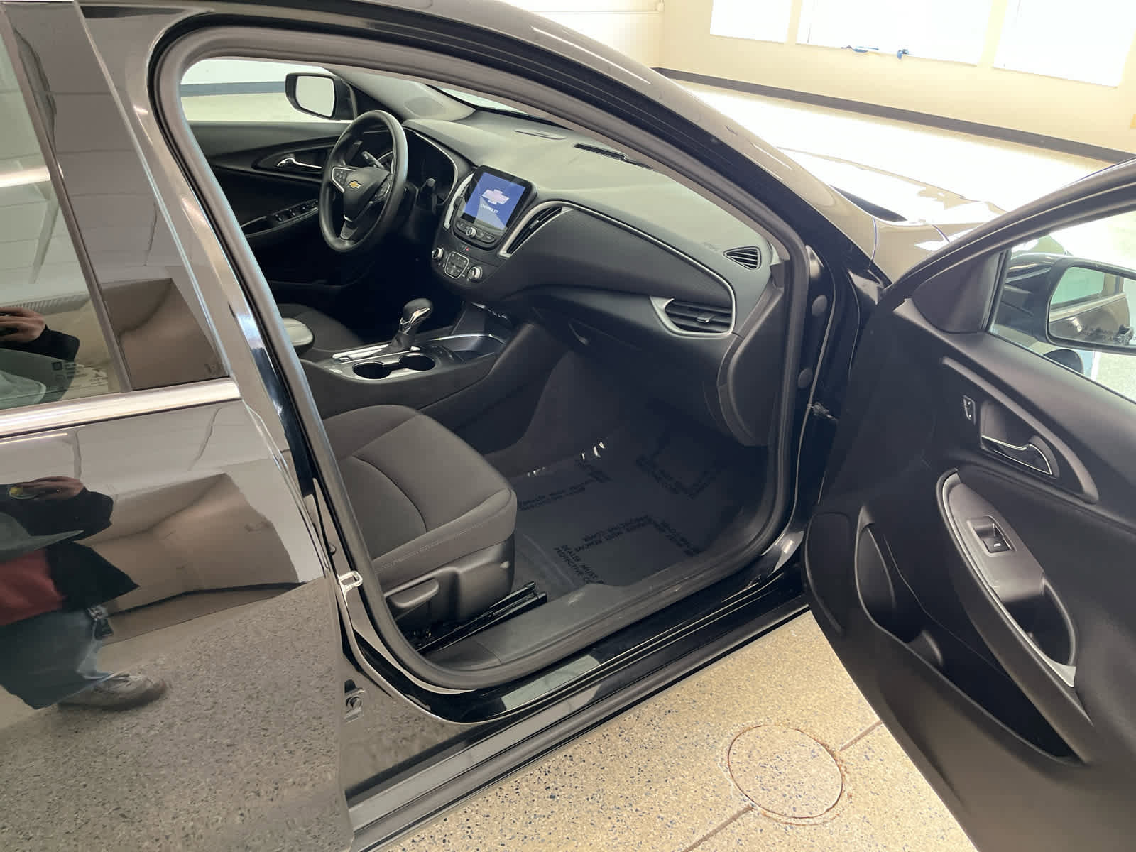 Used 2024 Chevrolet Malibu LT FWD image 16