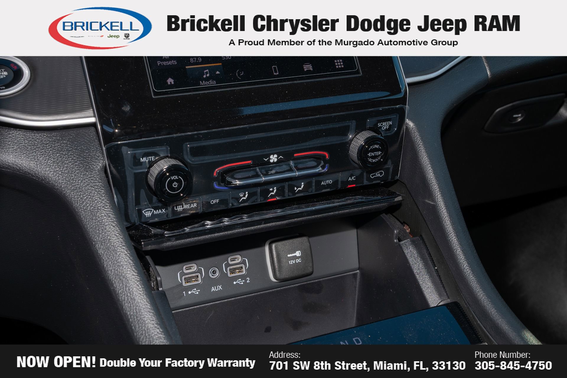 New 2025 Jeep Grand Cherokee L Laredo image 22