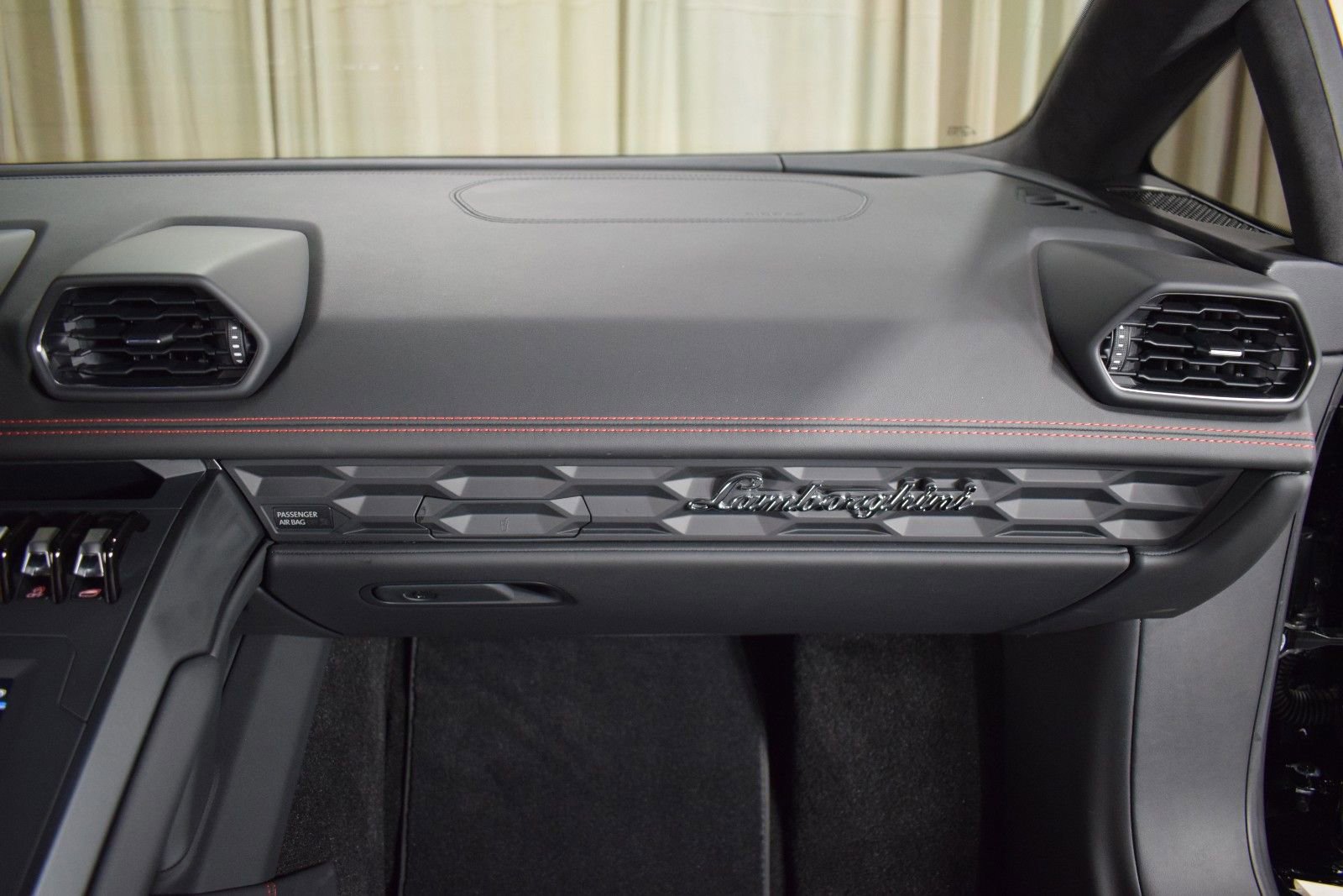 Used 2023 Lamborghini Huracan EVO image 23