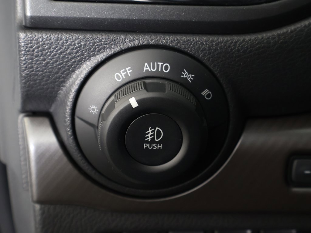 Used 2021 Nissan Titan PRO-4X w/ Pro-4x Convenience Package image 44