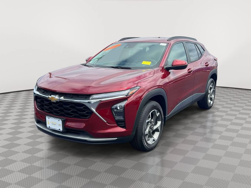 Used 2024 Chevrolet Trax LT w/ Driver Confidence Package FWD image 3