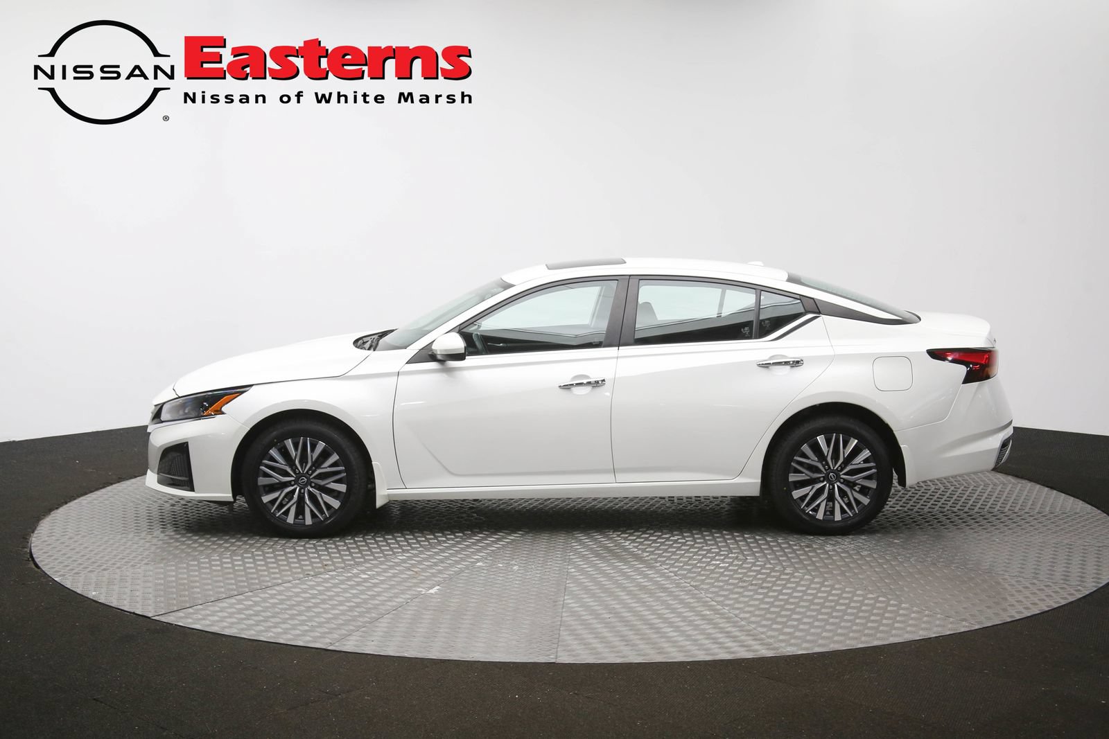 Used 2023 Nissan Altima 2.5 SV w/ SV Premium Package AWD/4WD image 60