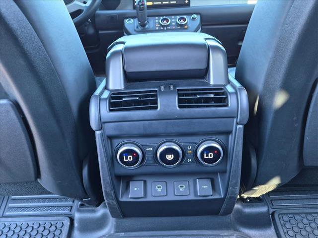 Used 2022 Land Rover Defender 110 XS Edition AWD/4WD image 18