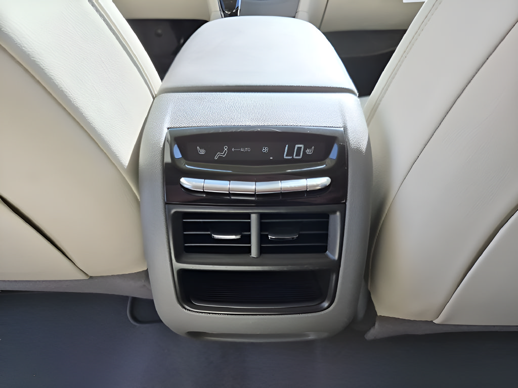 New 2026 Cadillac XT5 Premium Luxury w/ Driver Assist Package FWD image 24