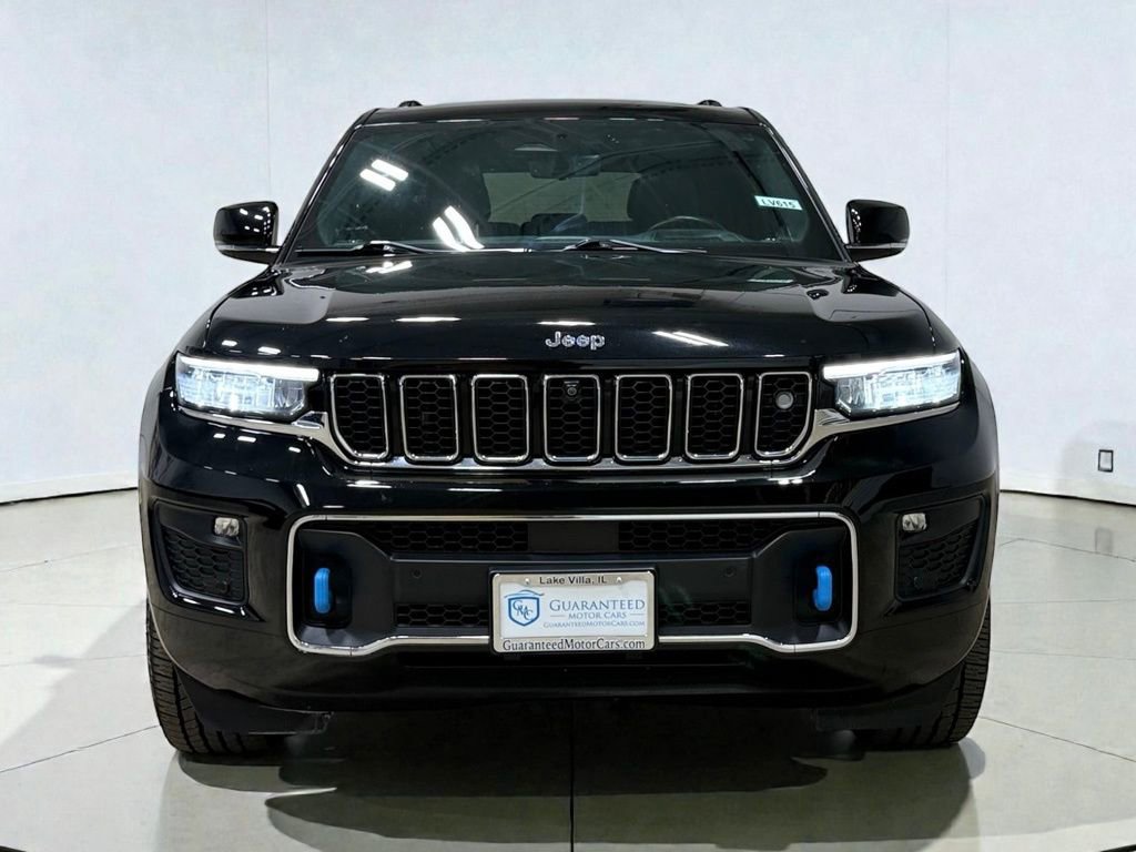 Used 2023 Jeep Grand Cherokee Overland w/ Advanced Protech Group III image 9