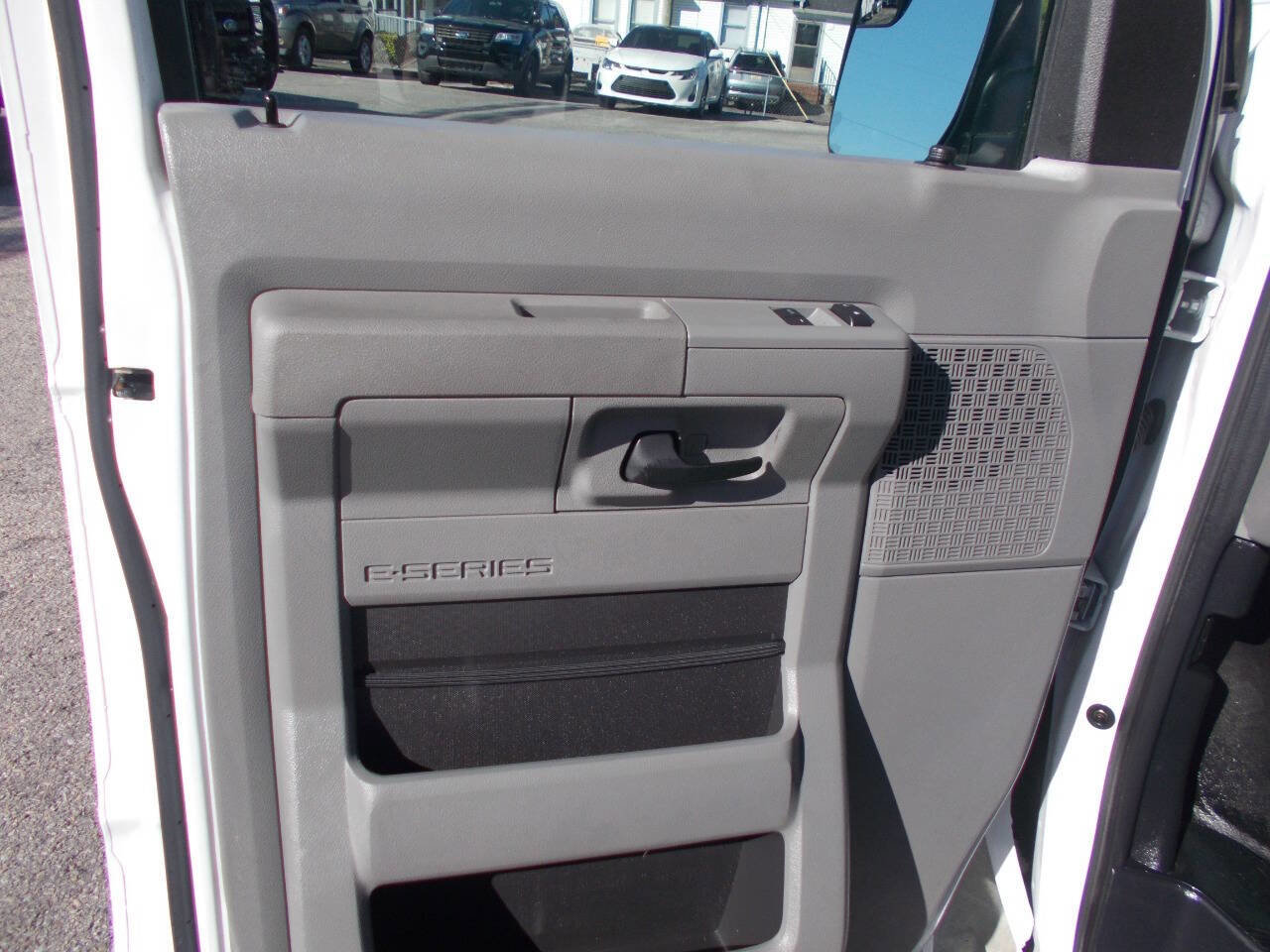 Used 2011 Ford E-150 and Econoline 150 w/ PWR Group RWD image 14