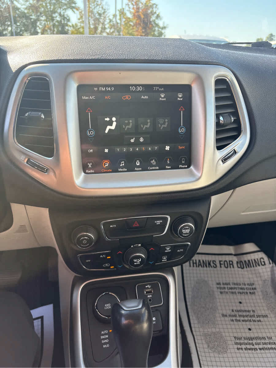 Used 2018 Jeep Compass Latitude w/ Popular Equipment Group AWD/4WD image 14