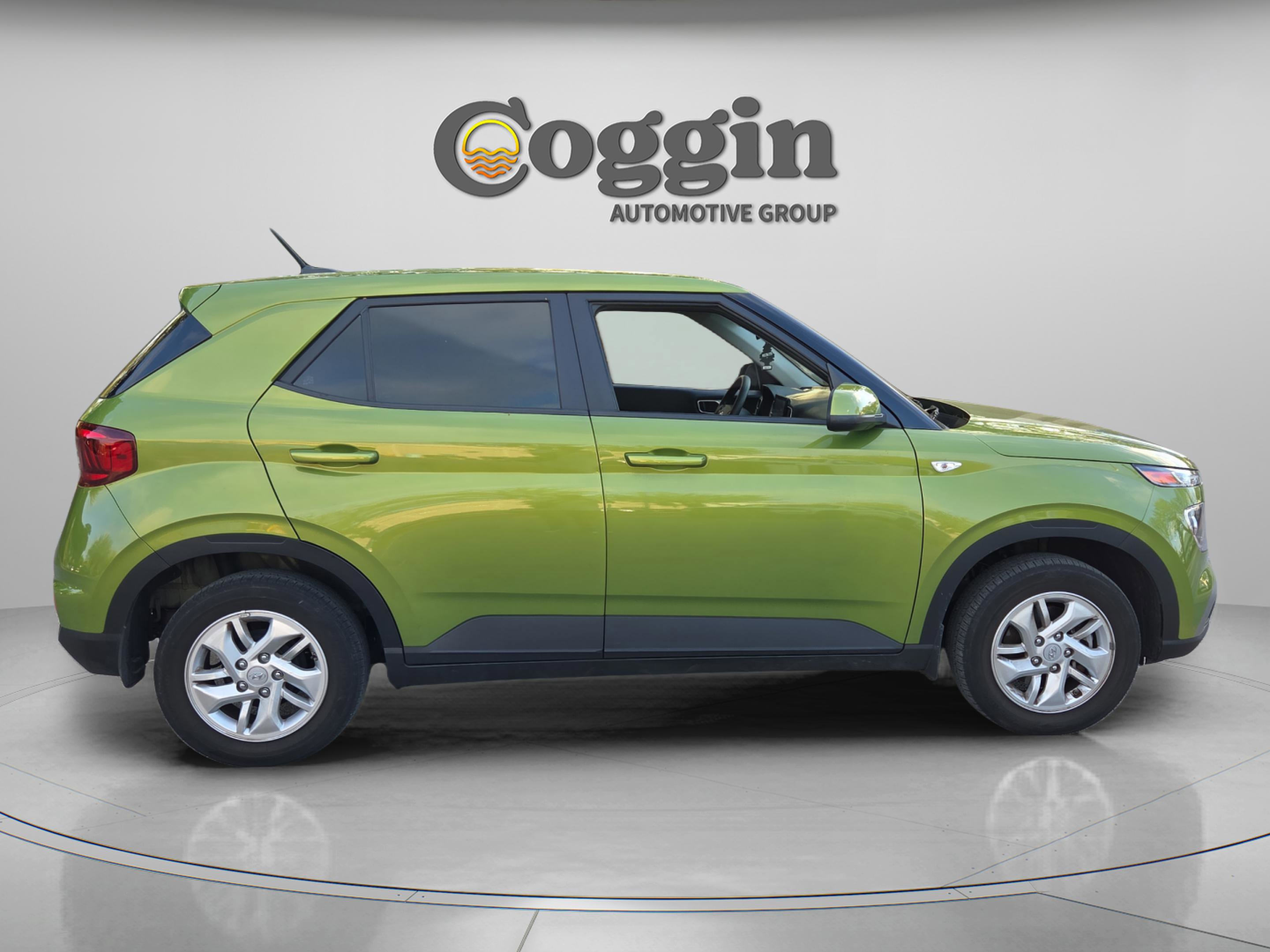 Used 2024 Hyundai Venue SE image 6