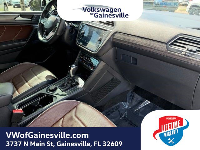 Certified 2024 Volkswagen Tiguan SEL R-Line AWD/4WD image 10