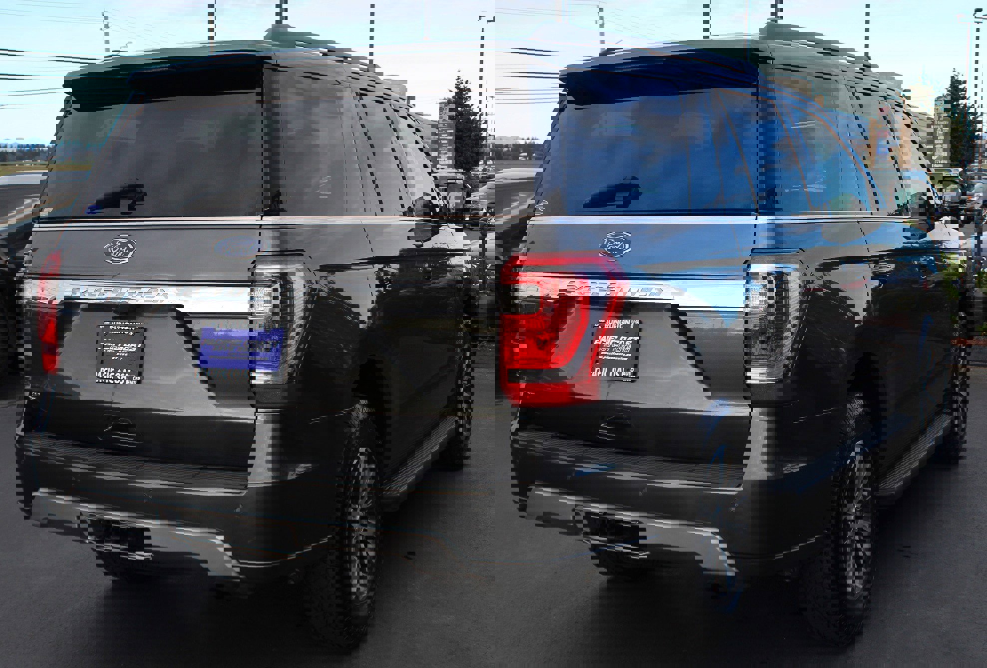 Used 2021 Ford Expedition XLT image 6