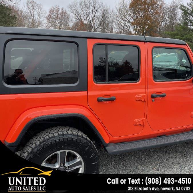 Used 2018 Jeep Wrangler Unlimited Sahara w/ Dual Top Group AWD/4WD image 5