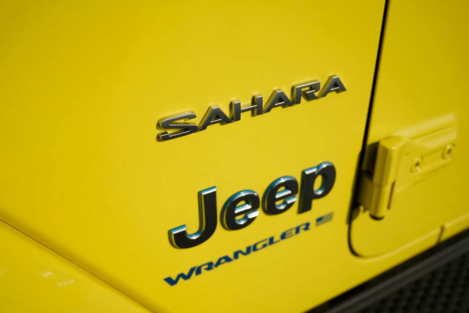 Used 2023 Jeep Wrangler Unlimited Sahara w/ Cold Weather Group AWD/4WD image 11