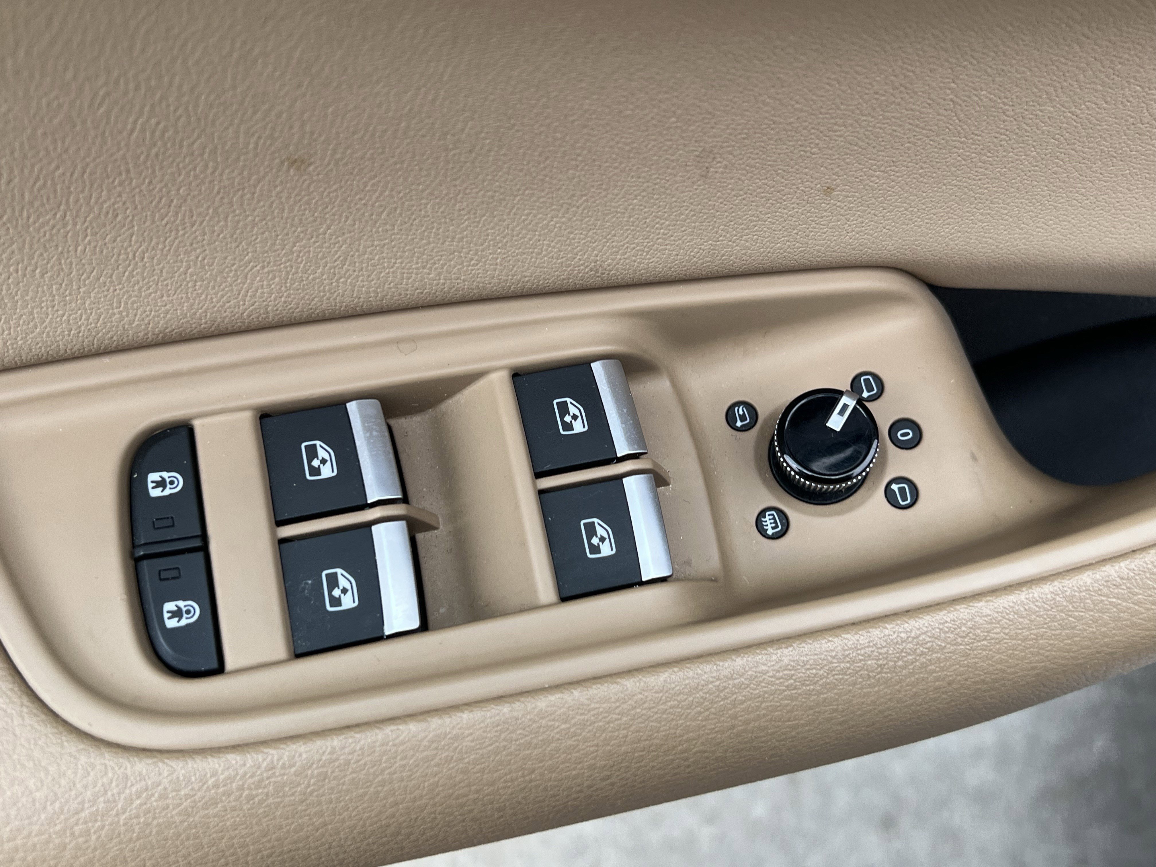 Used 2020 Audi Q8 Premium Plus w/ Premium Plus Package image 15