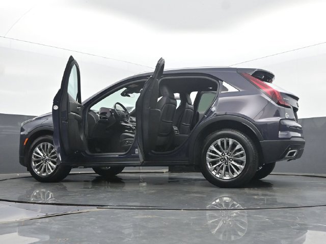 Certified 2025 Cadillac XT4 Premium Luxury FWD image 57