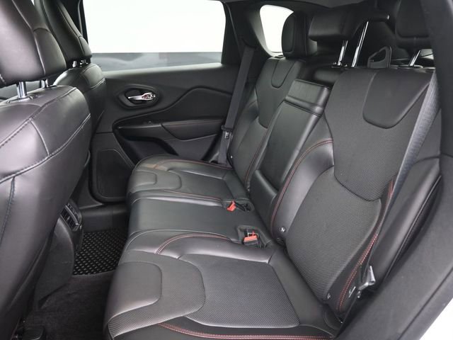 Used 2019 Jeep Cherokee Trailhawk image 14