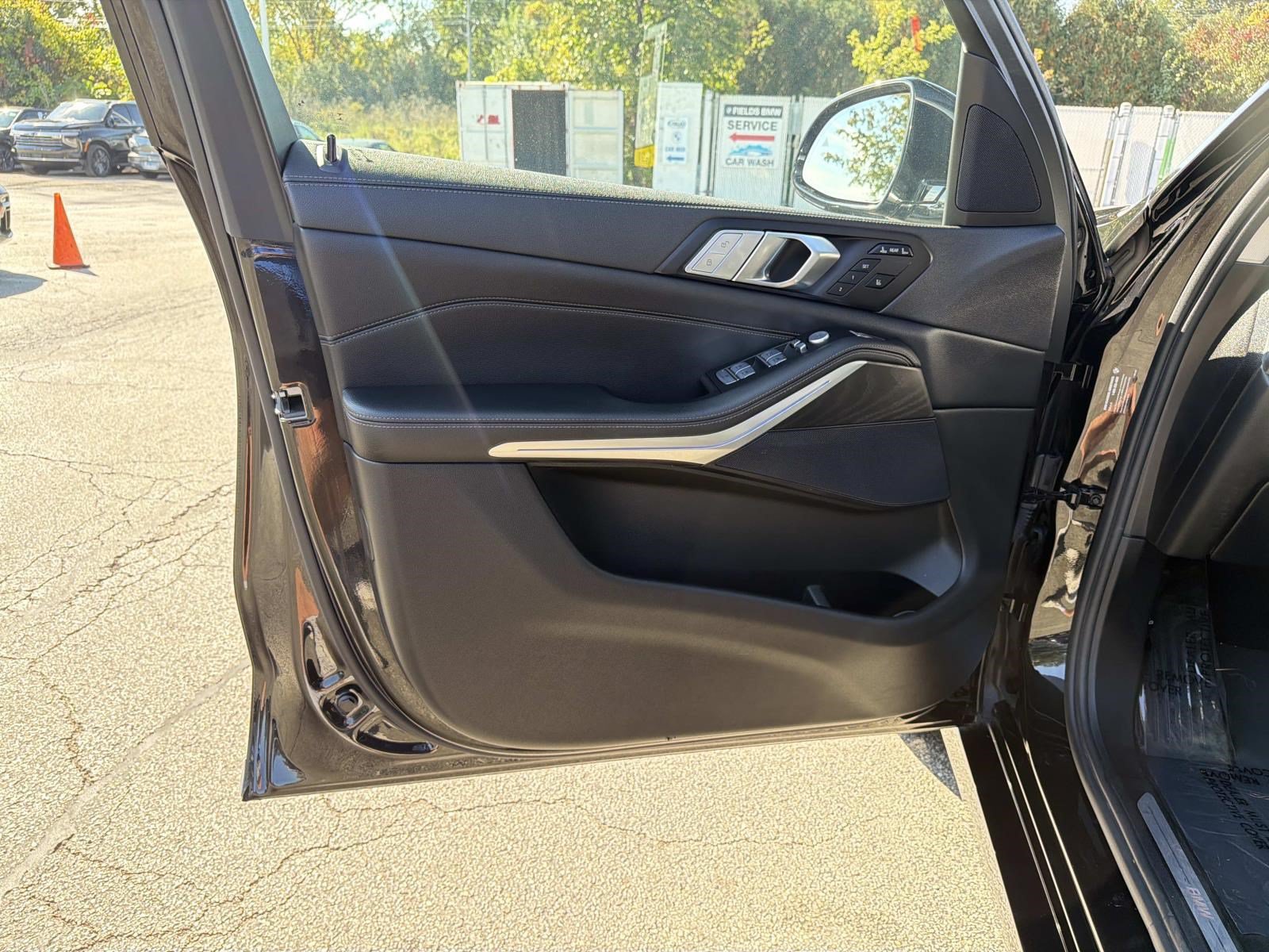 Certified 2022 BMW X7 xDrive40i AWD/4WD image 11