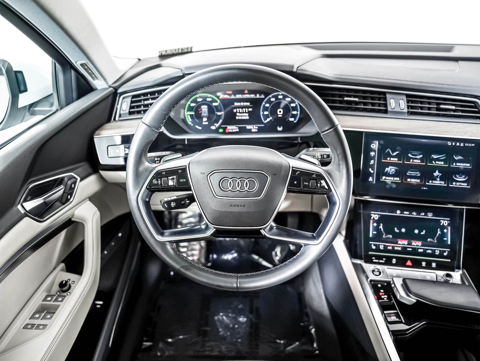 Used 2024 Audi Q8 e-tron Premium Plus w/ Premium Plus Package AWD/4WD image 14