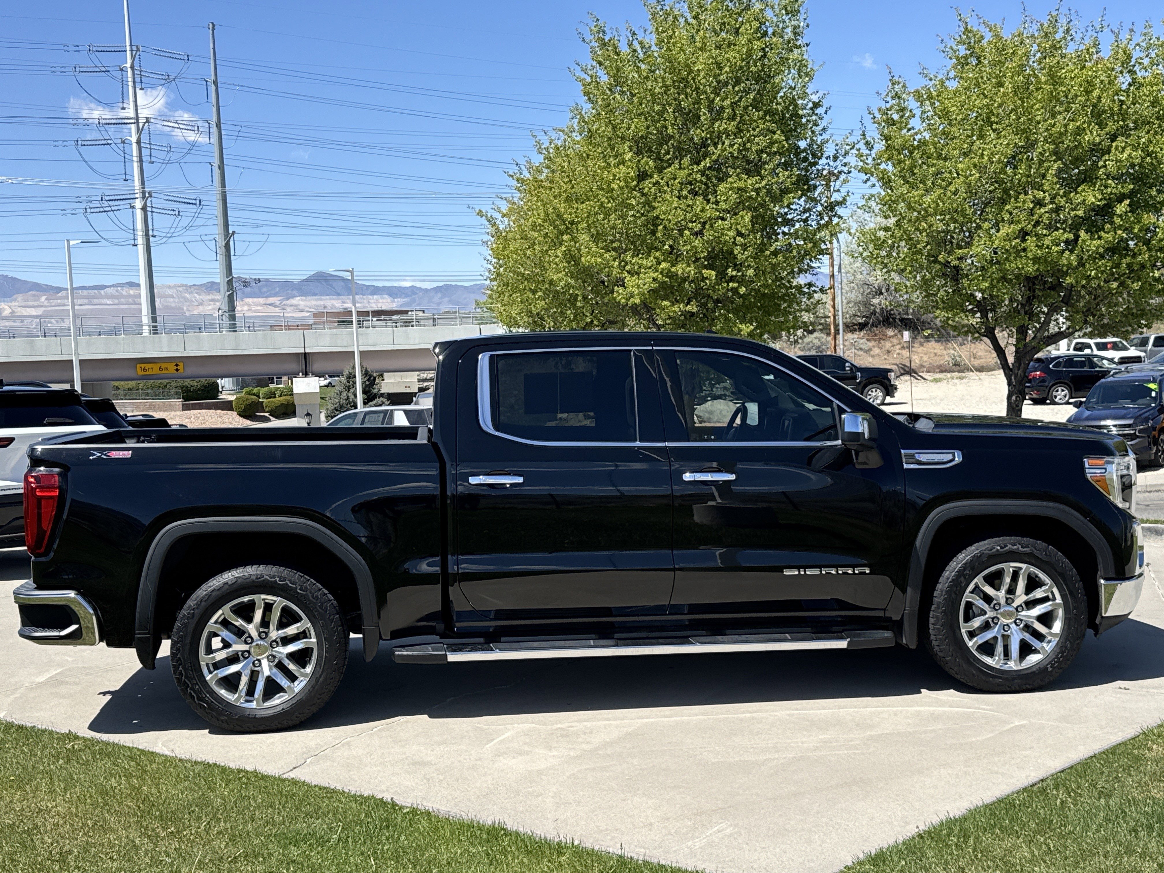 Used 2022 GMC Sierra 1500 SLT AWD/4WD image 6