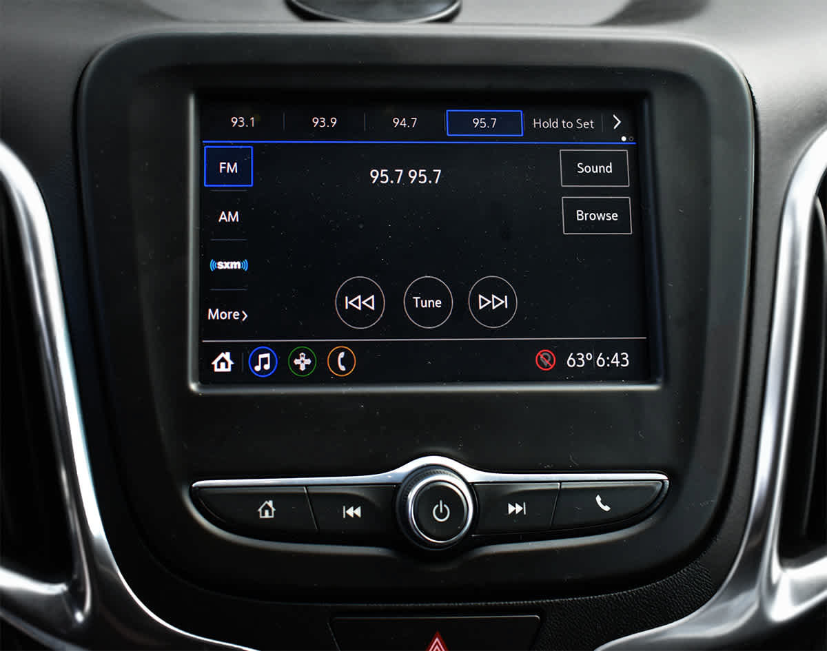 Used 2021 Chevrolet Equinox LT FWD image 16