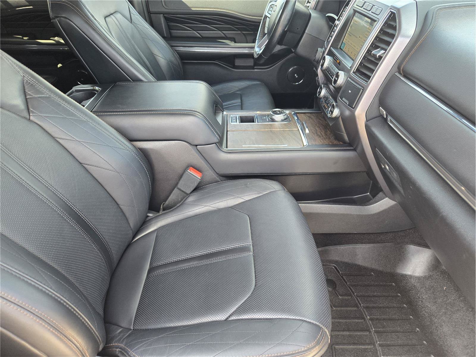 Used 2019 Ford Expedition Platinum RWD image 13