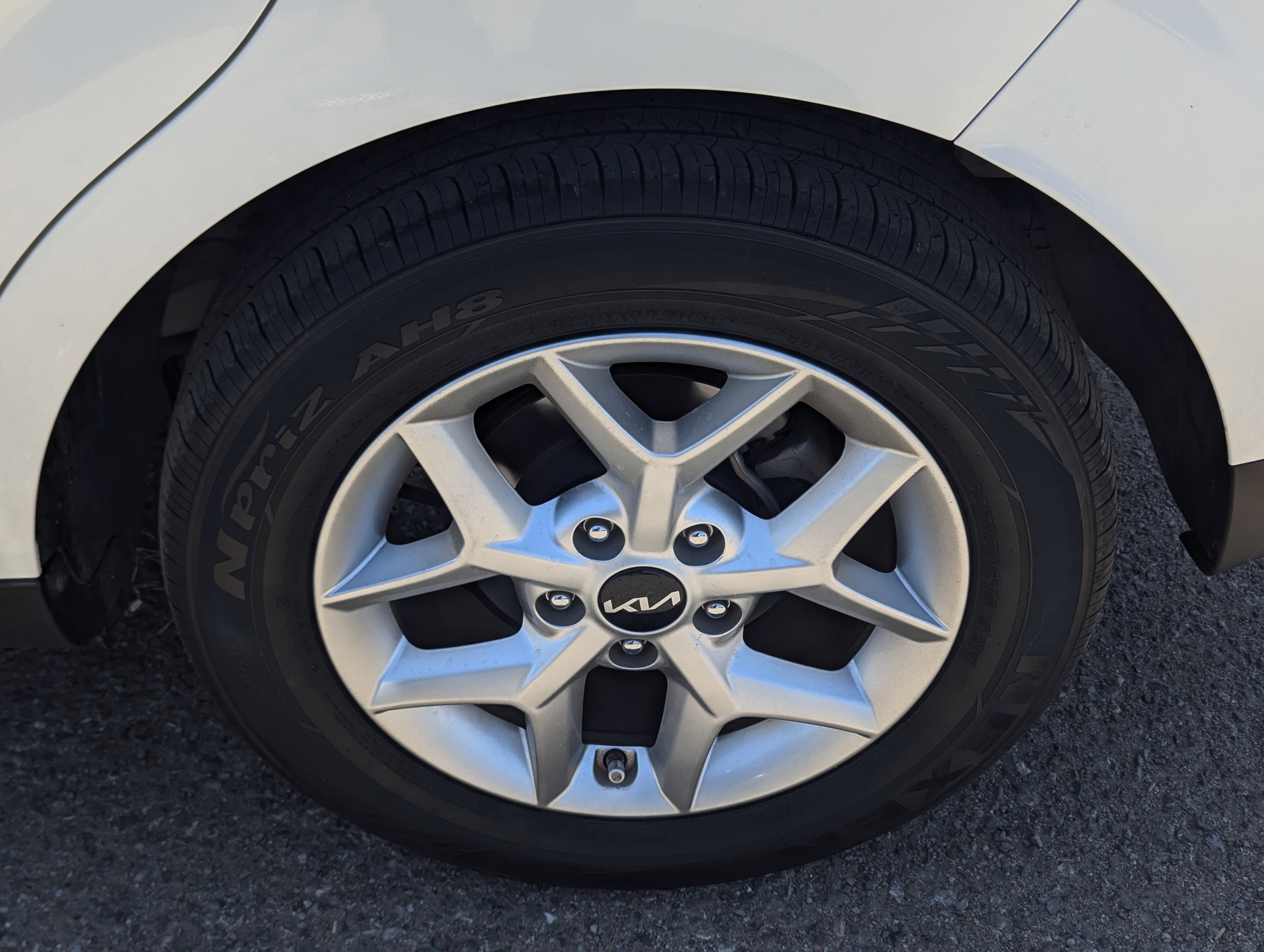 Certified 2023 Kia Soul LX w/ LX Technology Package FWD image 7