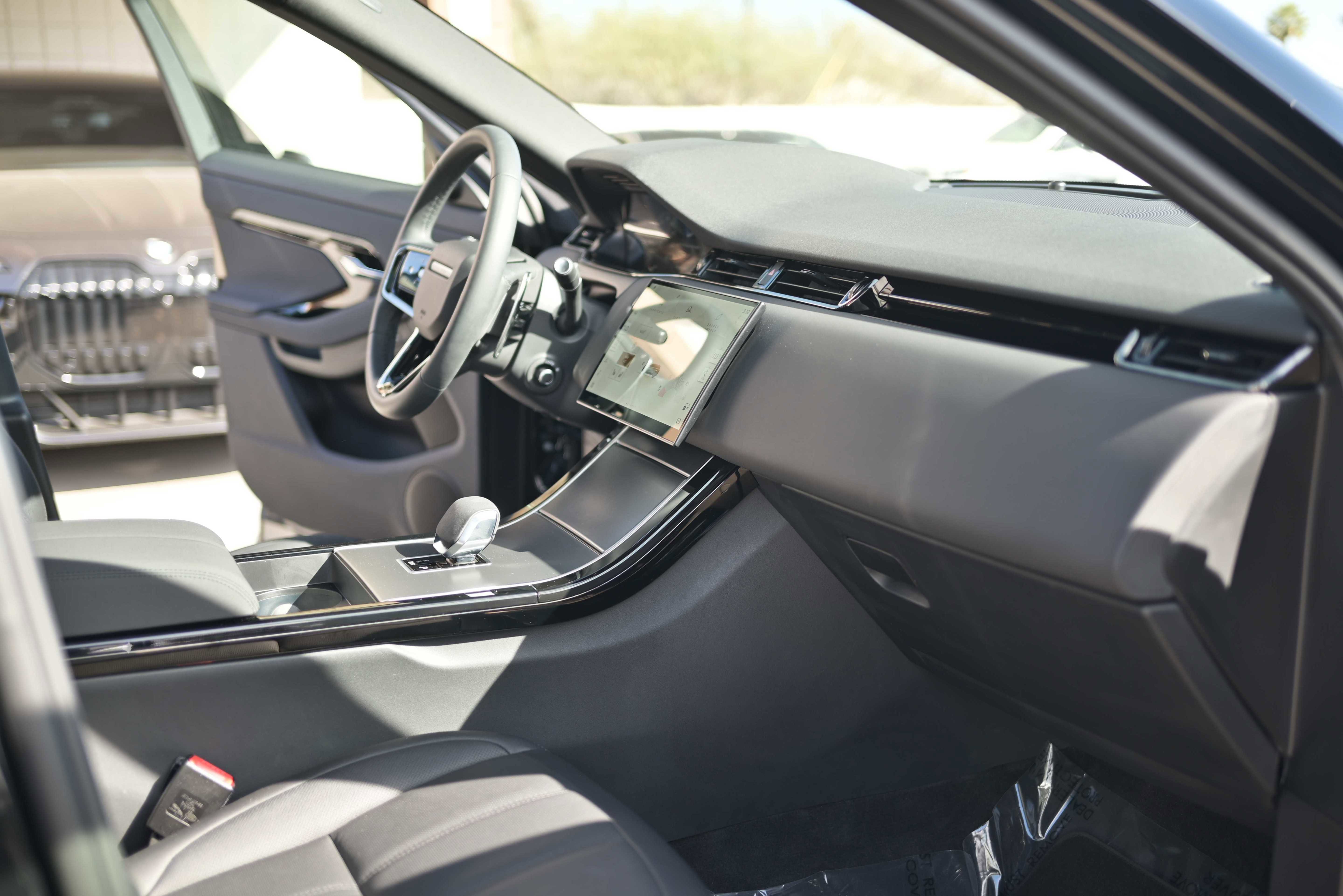 Used 2026 Land Rover Range Rover Evoque S image 14