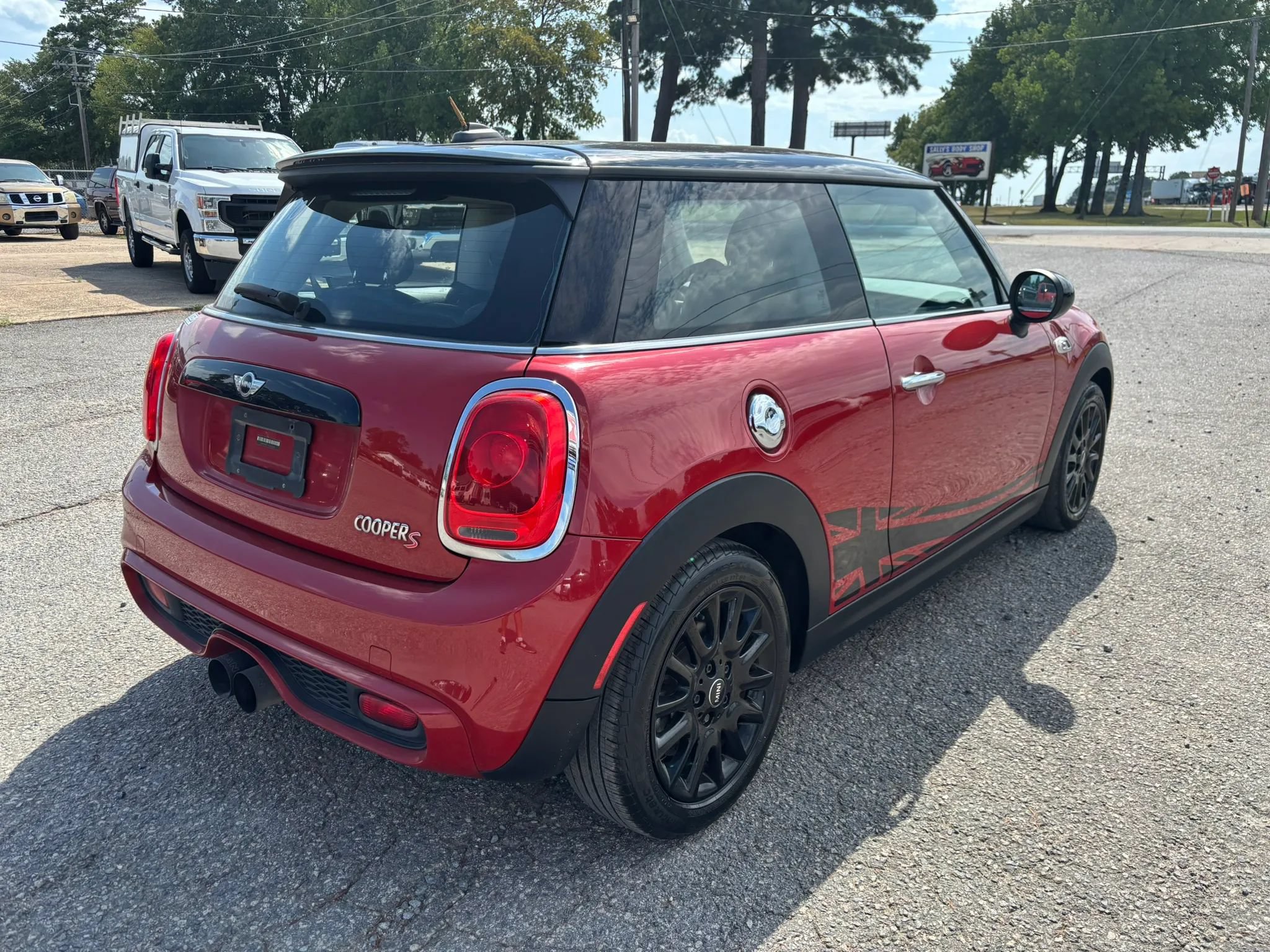 Used 2017 MINI Cooper S FWD image 5