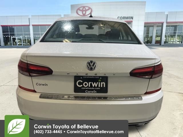 Used 2022 Volkswagen Passat 2.0T SE image 4
