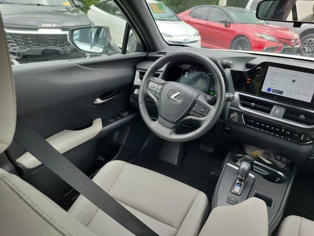 Used 2025 Lexus UX 300h FWD w/ Accessory Package (Z2) image 22