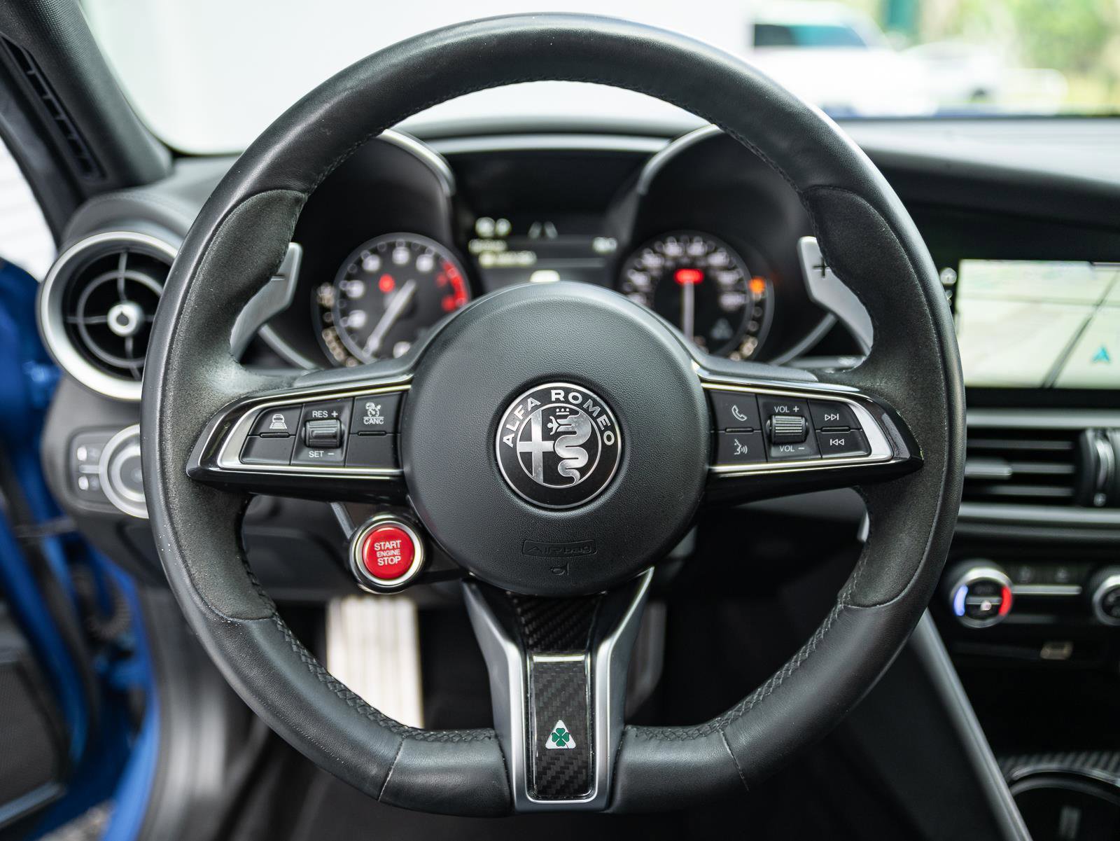 Used 2023 Alfa Romeo Giulia Quadrifoglio image 12