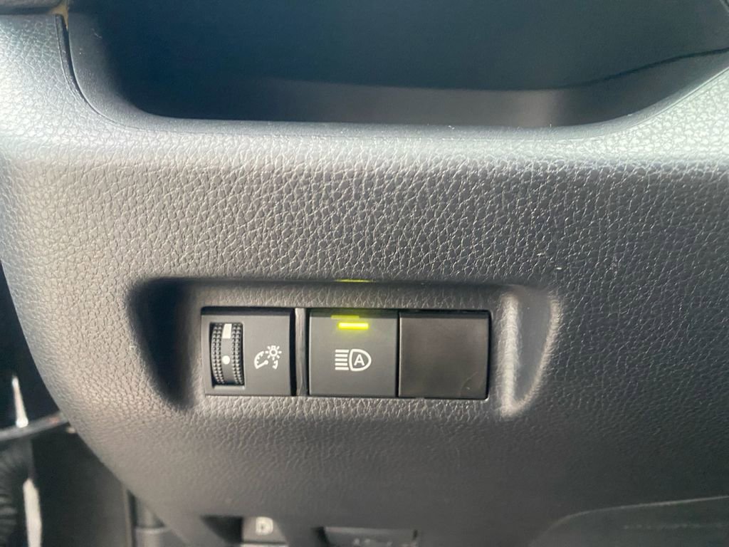 Used 2024 Toyota RAV4 LE image 28