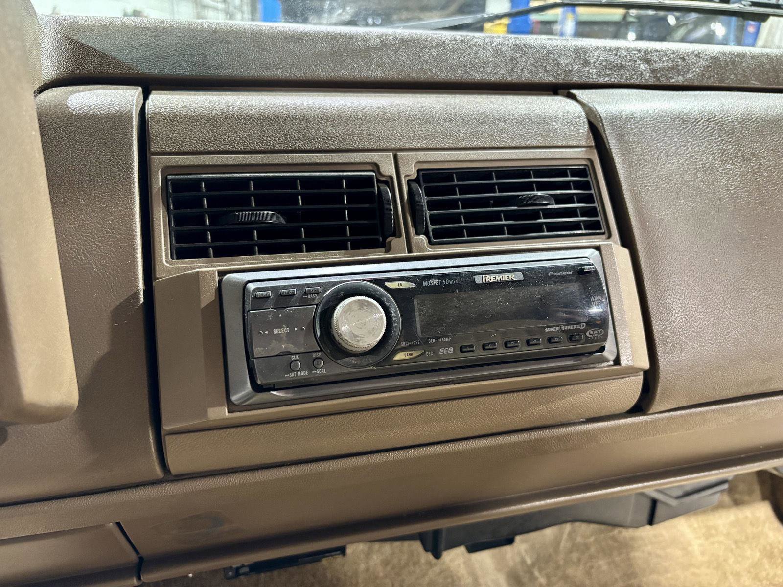 Used 1992 GMC Yukon 4WD 2-Door image 22