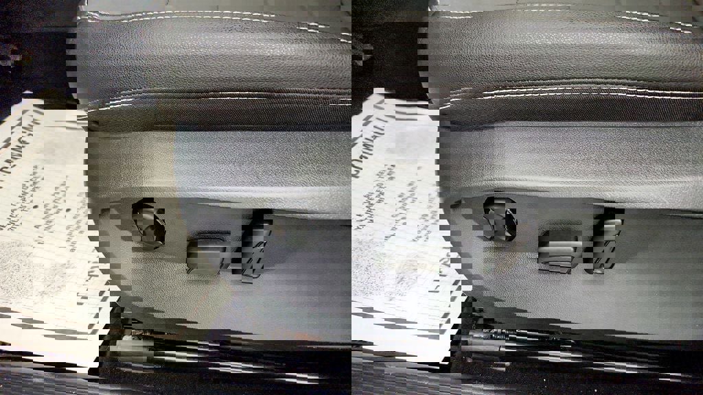 Used 2024 Volkswagen Taos SE AWD/4WD image 11