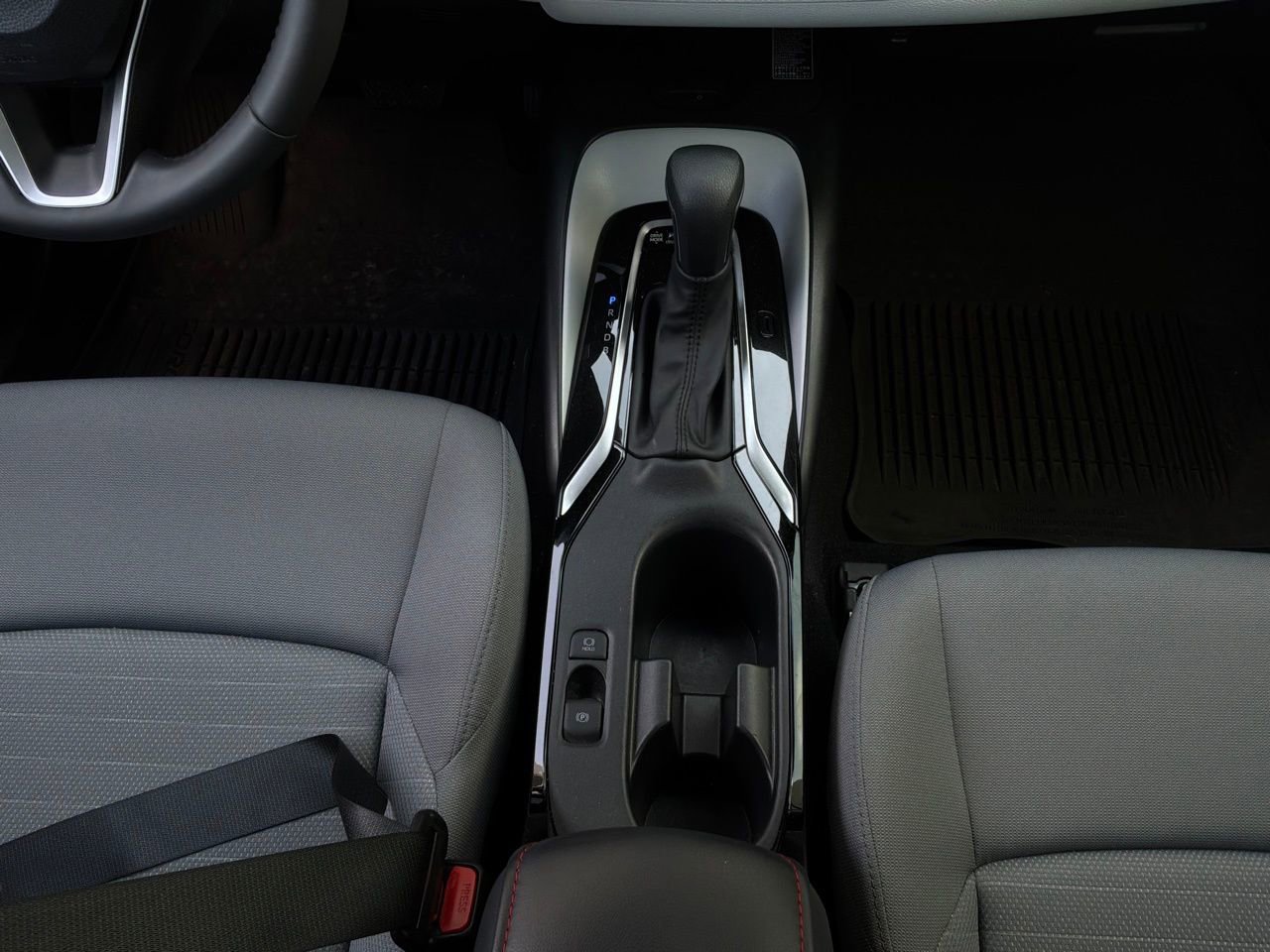 Used 2024 Toyota Corolla SE w/ SE Package image 14