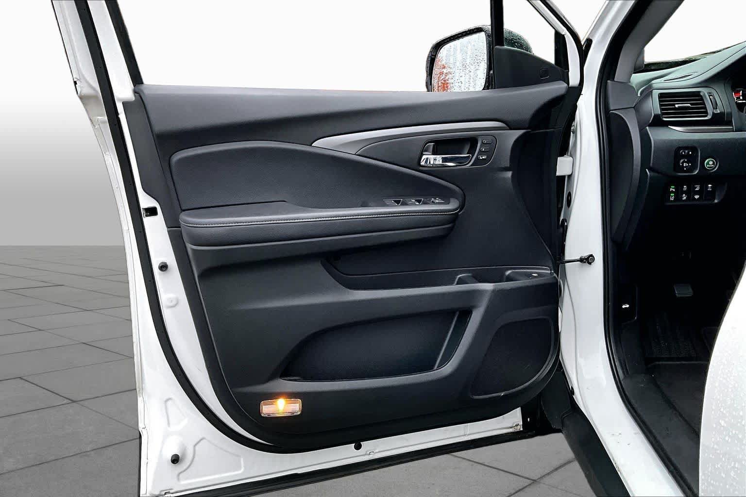 Used 2023 Honda Ridgeline RTL-E image 22