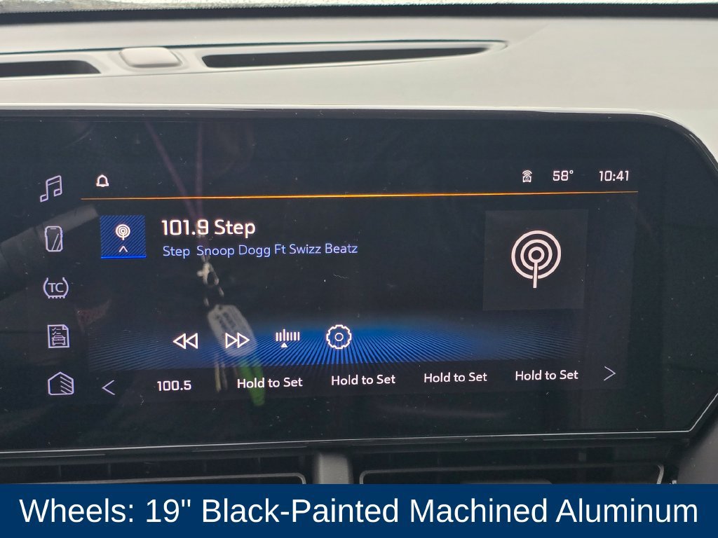 Used 2025 Chevrolet Trax RS w/ Sunroof Package FWD image 30