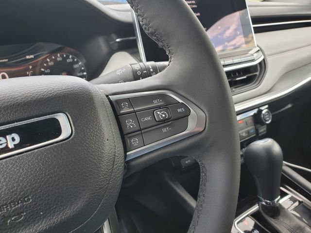 Used 2023 Jeep Compass Limited AWD/4WD image 13