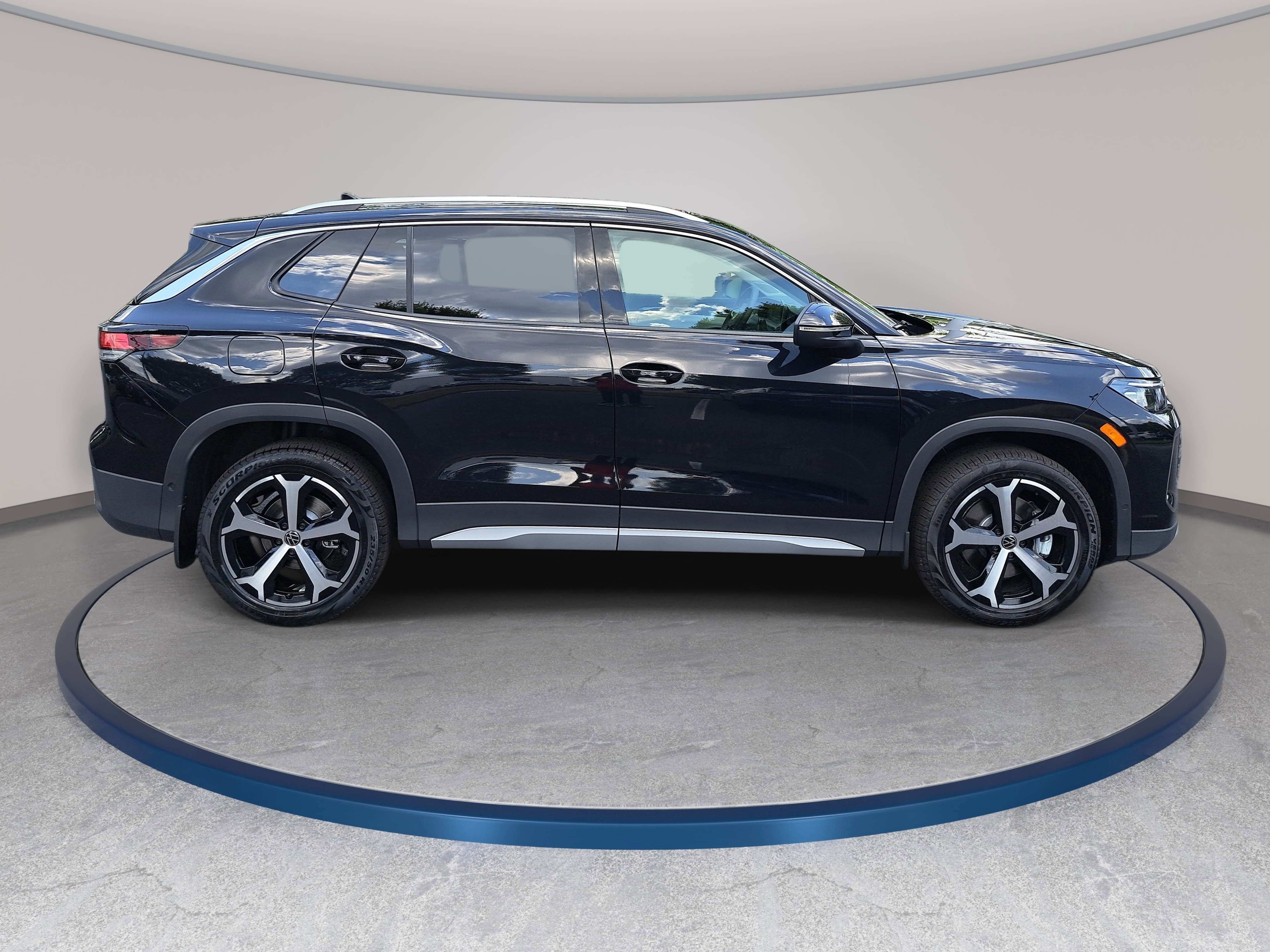 New 2026 Volkswagen Tiguan SE AWD/4WD image 4
