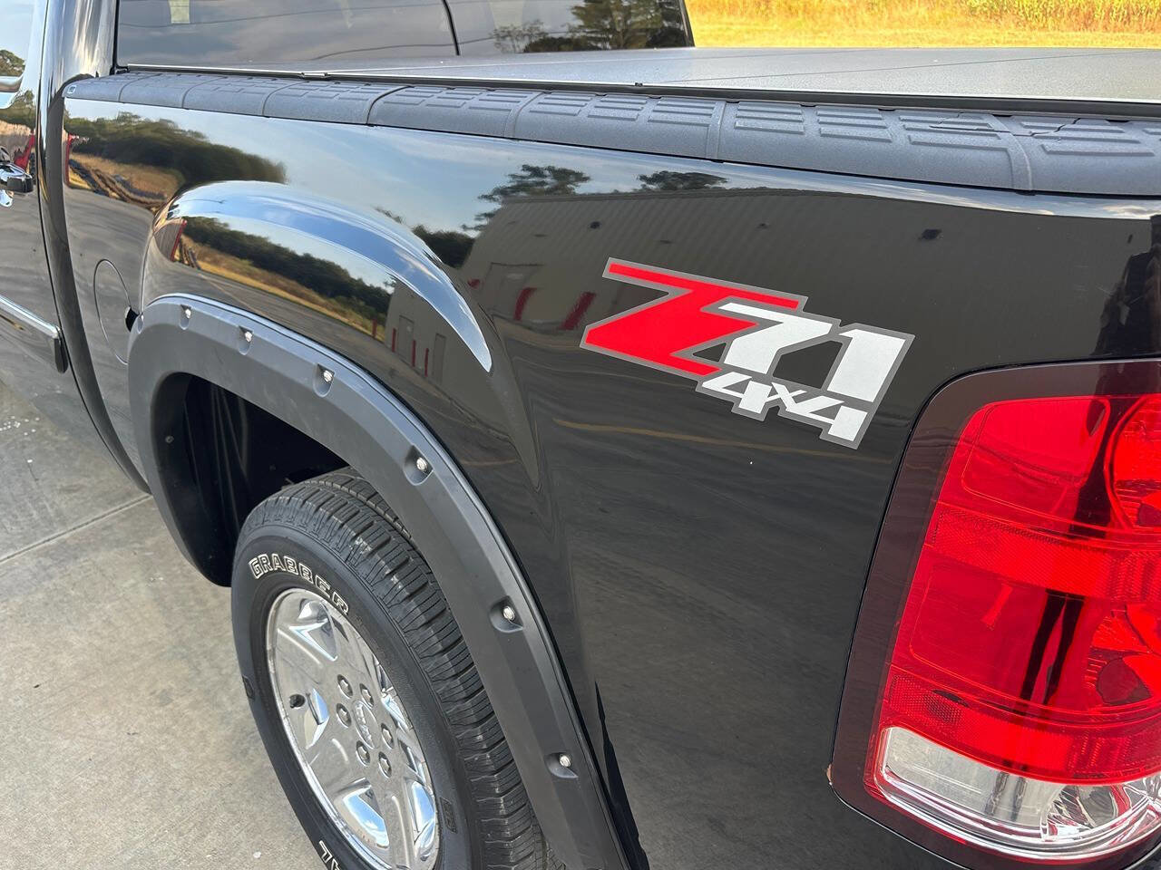 Used 2013 GMC Sierra 1500 SLT w/ All-Terrain Package image 10