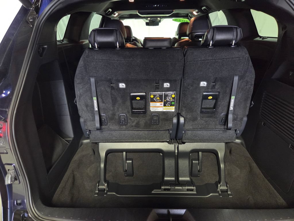Used 2025 Toyota Sienna Platinum AWD/4WD image 29