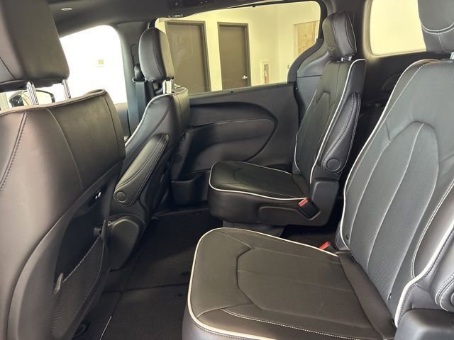 New 2026 Chrysler Pacifica Limited w/ S Appearance Package image 19