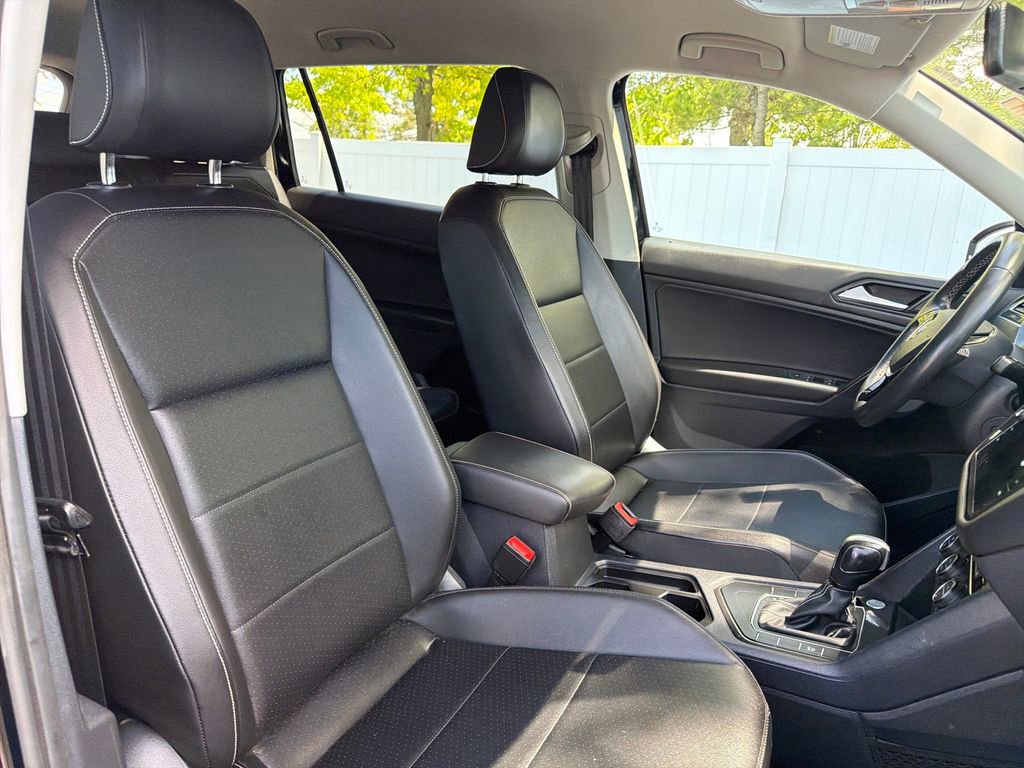 Used 2021 Volkswagen Tiguan SE FWD image 48