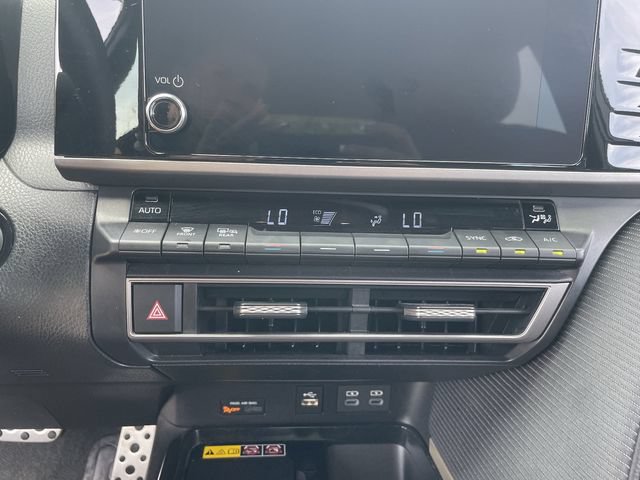 Used 2026 Toyota Camry SE FWD image 24