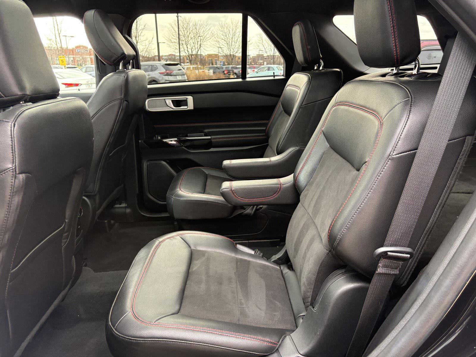 Certified 2022 Ford Explorer ST-Line w/ Class IV Trailer Tow Package image 18